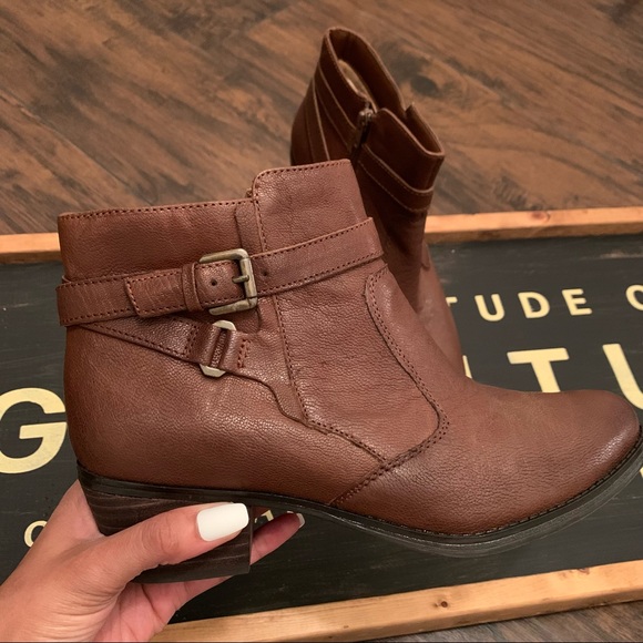 Naturalizer N5 Contour Booties - Picture 2 of 7